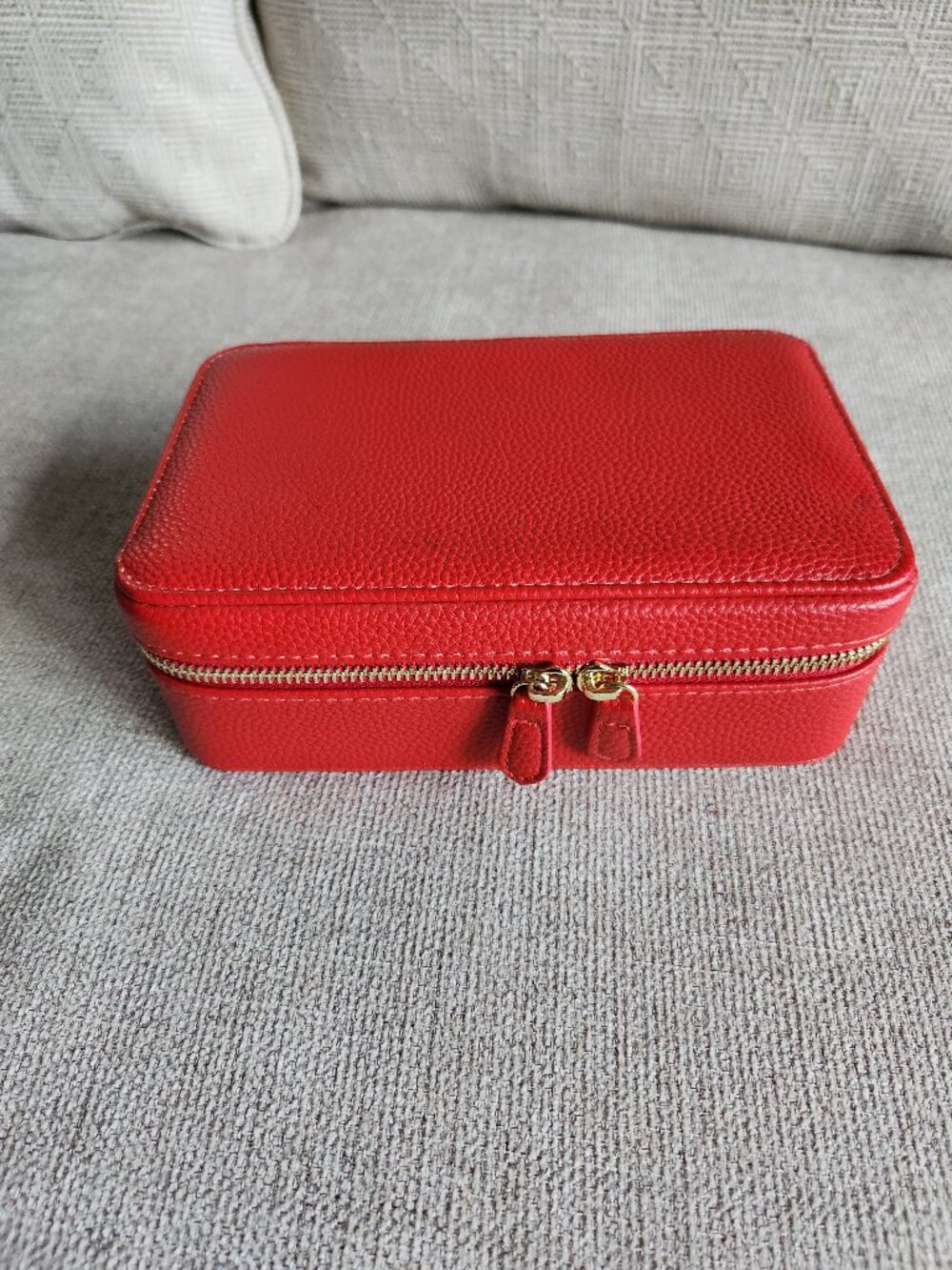 Red Charleston jewelry case pebble leather 8"x5"x3" zip close travel organizer